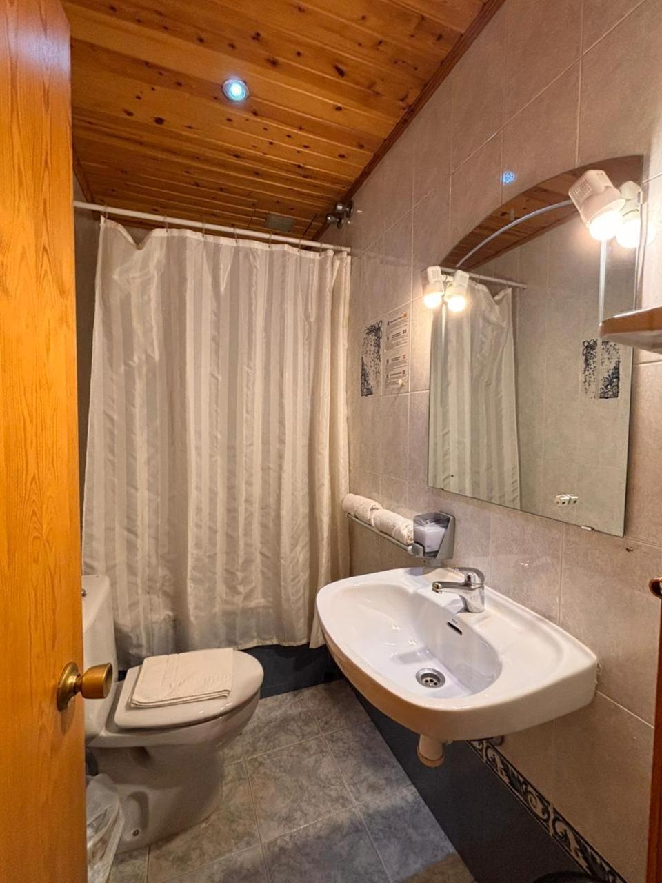 Hotel Prats Ribes De Freser Bagian luar foto